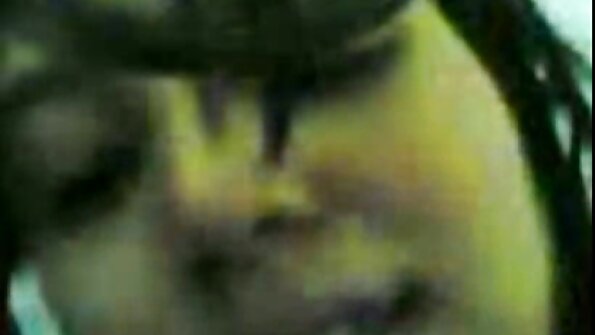 ケンジー・リーブスとベラ・キングが床で野生のレズビアンのセックスをしている レズビアン クンニ 無料 動画
