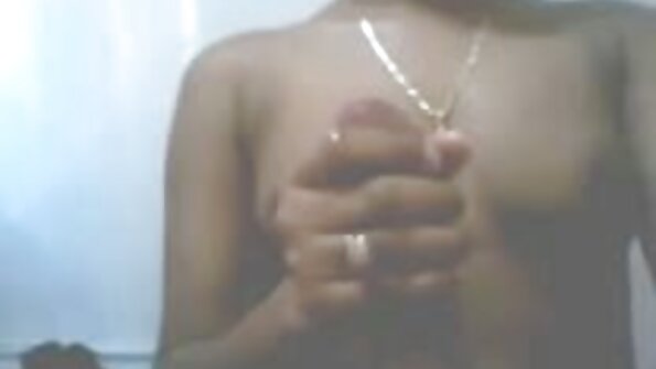 自然なおっぱいを持つ曲線美のソフィア・リーはアナルセックスをしています レズビアン セックス 無料 動画