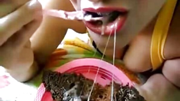 熱心な女セーラールナは油を塗って肛門に犯される 無料 レズビアン 動画