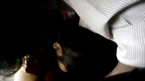 タリ・ドヴァとオーロラ・ベルがペニバンでキス、舐め、クソ セックス 動画 レズビアン